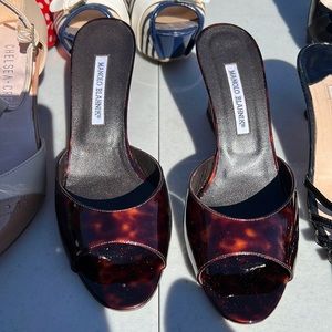 Manolo Blahnik tortoise and real python wedge heel sz 7.50 / 39 1/2